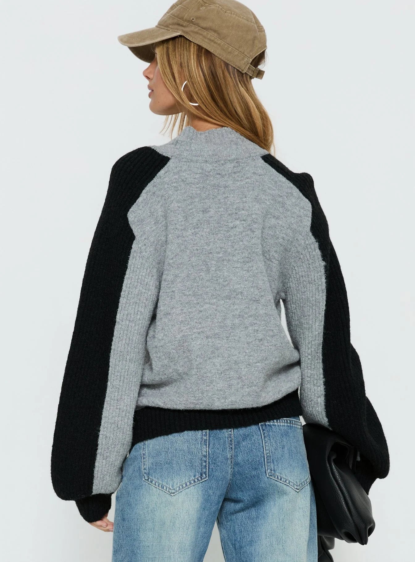 Asrar Jumper Grey / Black